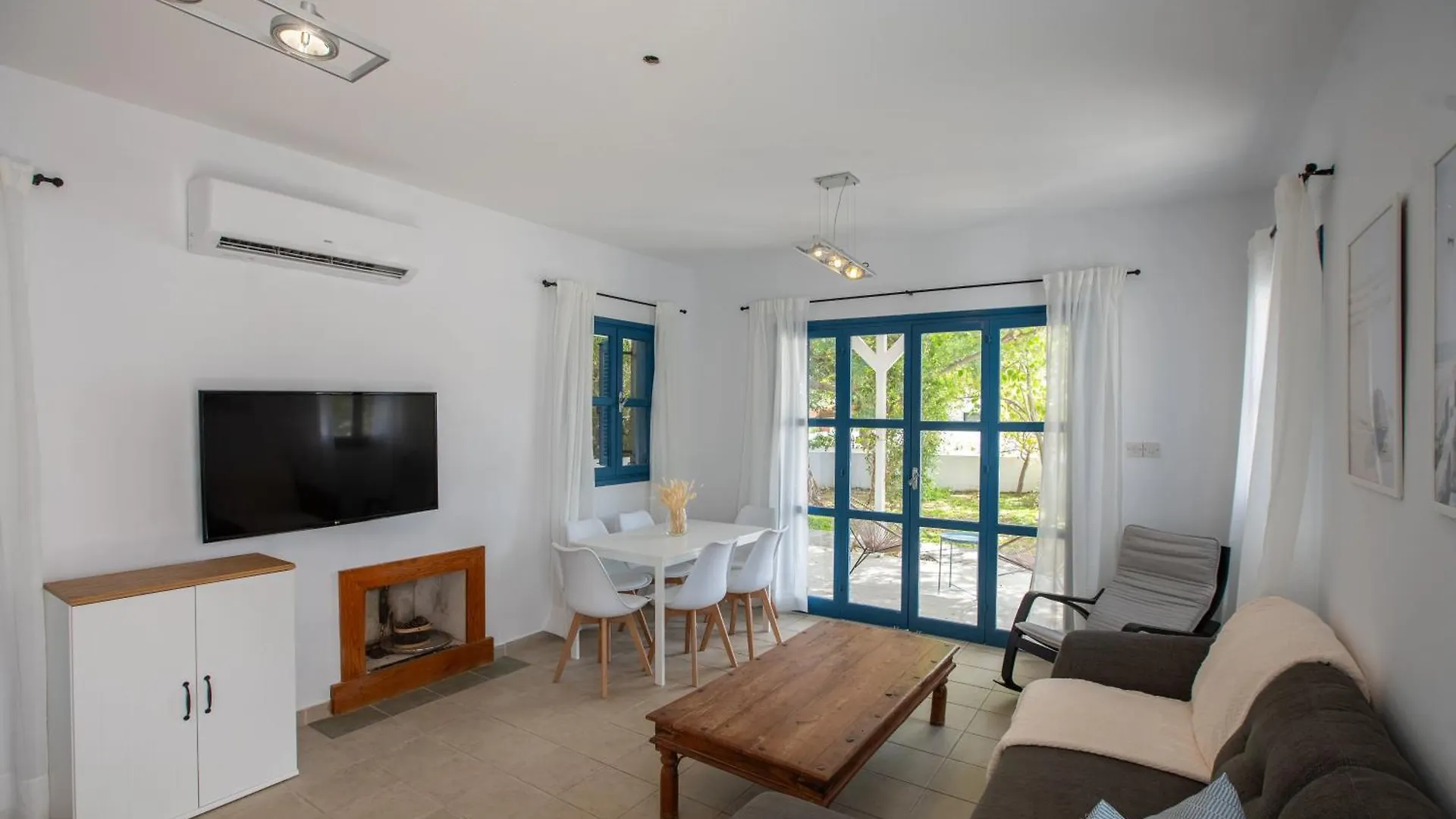 Phaedrus Living: Sky Blue Residence Protaras